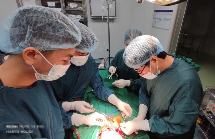 Bệnh nhân bị đứt khí quản vượt qua 'cửa tử'