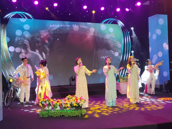  'Mùa xuân đầu tiên'-Đêm nhạc của những cảm xúc thăng hoa