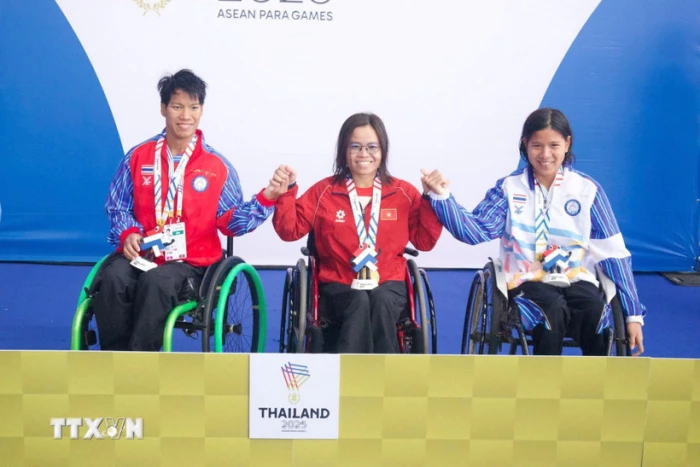 ASEAN Para Games 13: 'Kình ngư' Vi Thị Hằng phá kỷ lục 100m bơi ngửa