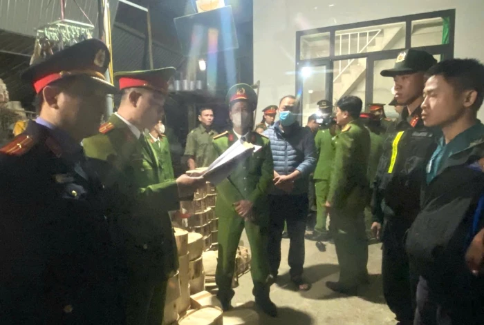 Bắt tạm giam nam thanh niên không trả 500 triệu đồng người khác chuyển nhầm