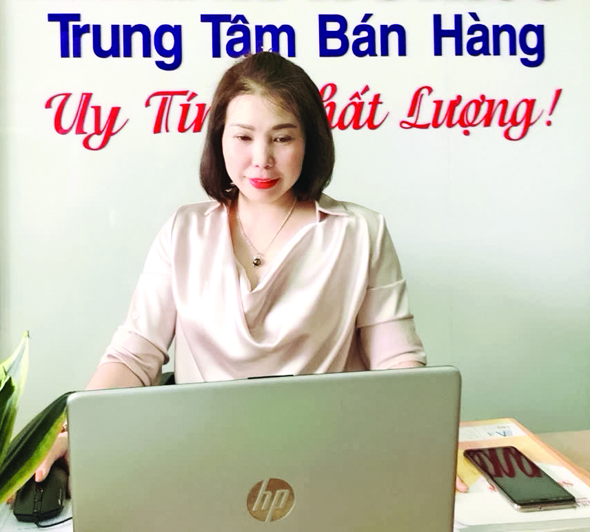 Chị Hoàng Thảo Anh chọn gắn bó với lĩnh vực kinh doanh nội thất, nhôm kính