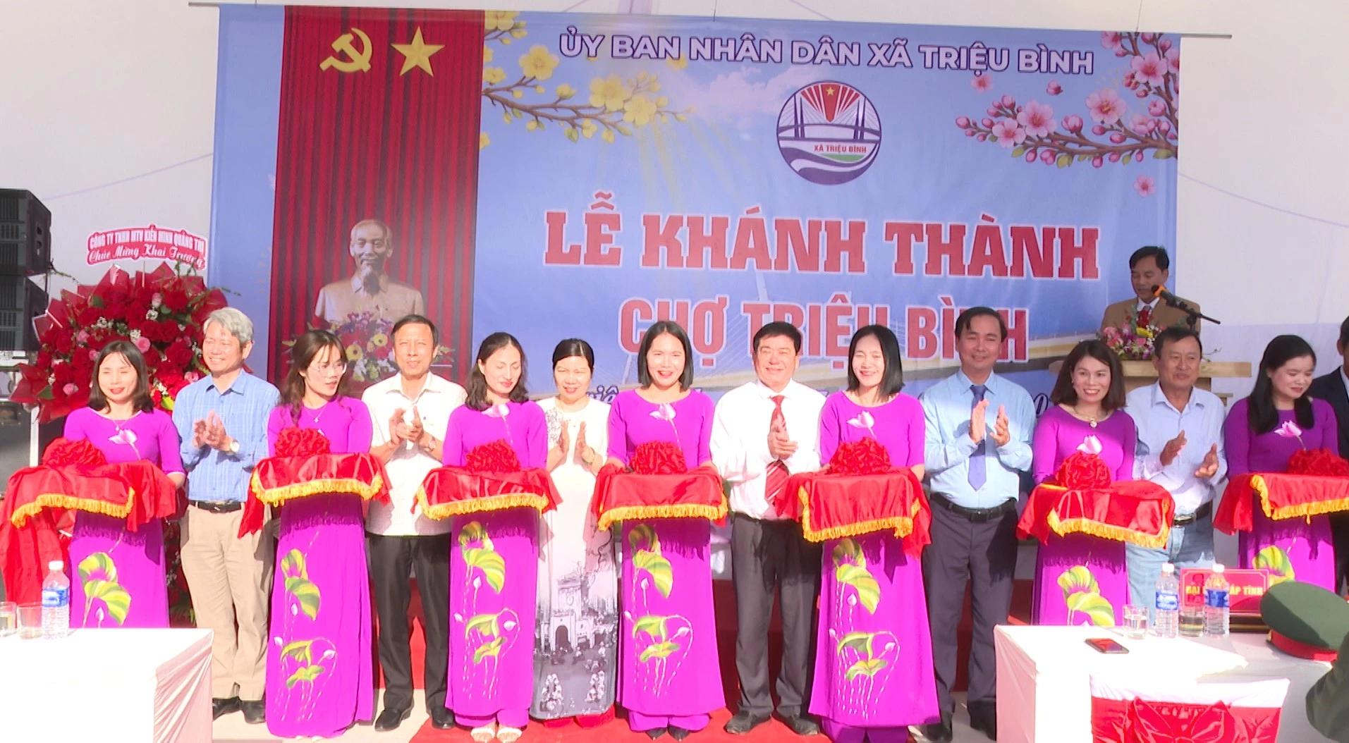 Cắt băng khánh thành chợ Triệu Bình - Ảnh: Q.N