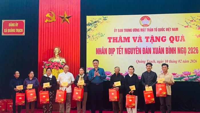 Lan tỏa tinh thần 'Nối vòng tay nhân ái'
