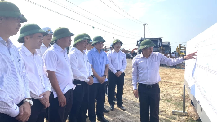 Đồng chí Phó Bí Thư Tỉnh ủy Nguyễn Chiến Thắng kiểm tra các dự án giao thông trọng điểm đầu xuân Bính Ngọ