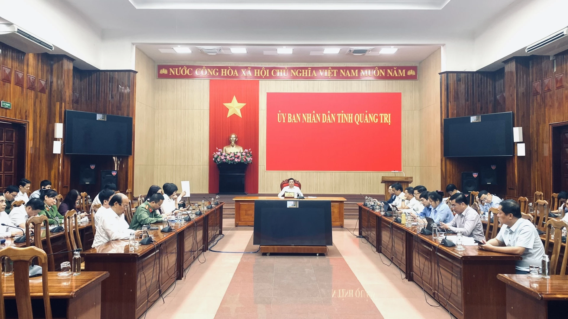 Quang cảnh phiên họp tại điểm cầu Quảng Trị - Ảnh: NL