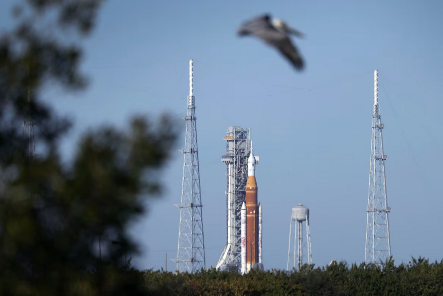 Tên lửa Artemis II của NASA trên bệ phóng 39B tại Trung tâm Vũ trụ Kennedy của NASA ở Florida.Ảnh: Getty Images