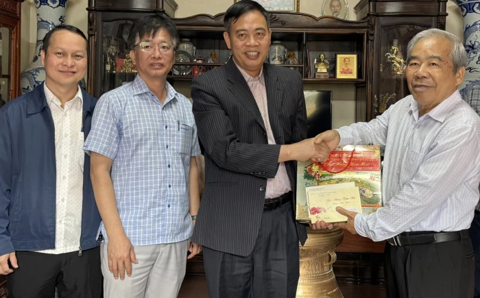 Đồng chí Nguyễn Đăng Quang thăm, chúc Tết các đồng chí nguyên lãnh đạo tỉnh