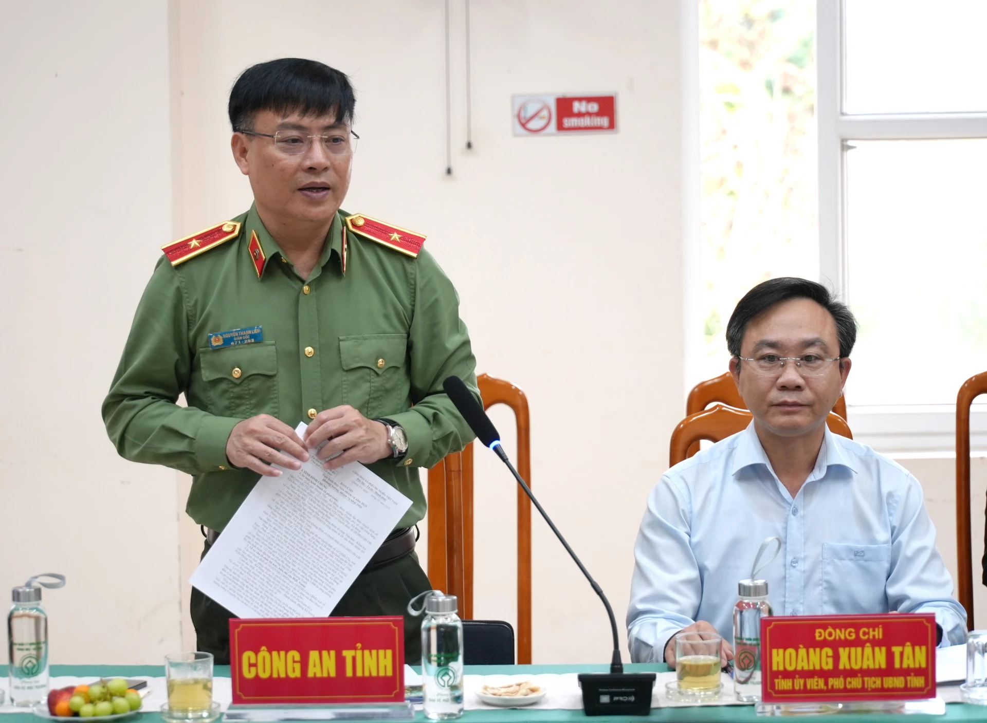 Thiếu tướng Nguyễn Thanh Liêm, Giám đốc Công an tỉnh phát biểu tại buổi làm việc - Ảnh: T.Đ