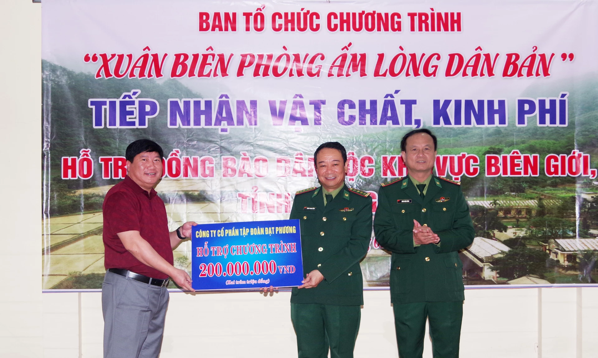 Lãnh đạo Ban Chỉ huy BĐBP tỉnh tiếp nhận 200 triệu đồng từ Công ty CP Tập đoàn Đại Phương hỗ trợ chương trình “Xuân Biên phòng ấm lòng dân bản” năm 2026.