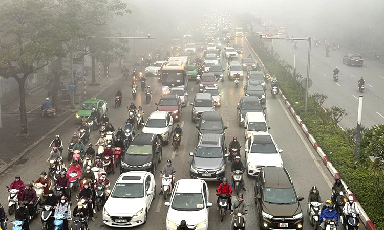 Khu vực Bắc bộ có mưa vài nơi, sáng sớm có sương mù nhẹ rải rác.