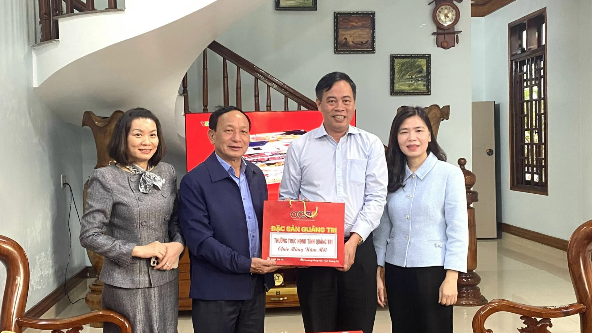 3.	Đồng chí Nguyễn Đăng Quang, Phó Bí thư Tỉnh ủy, Chủ tịch HĐND tỉnh thăm và chúc Tết gia đình đồng chí Trần Hải Châu- Ảnh: NL