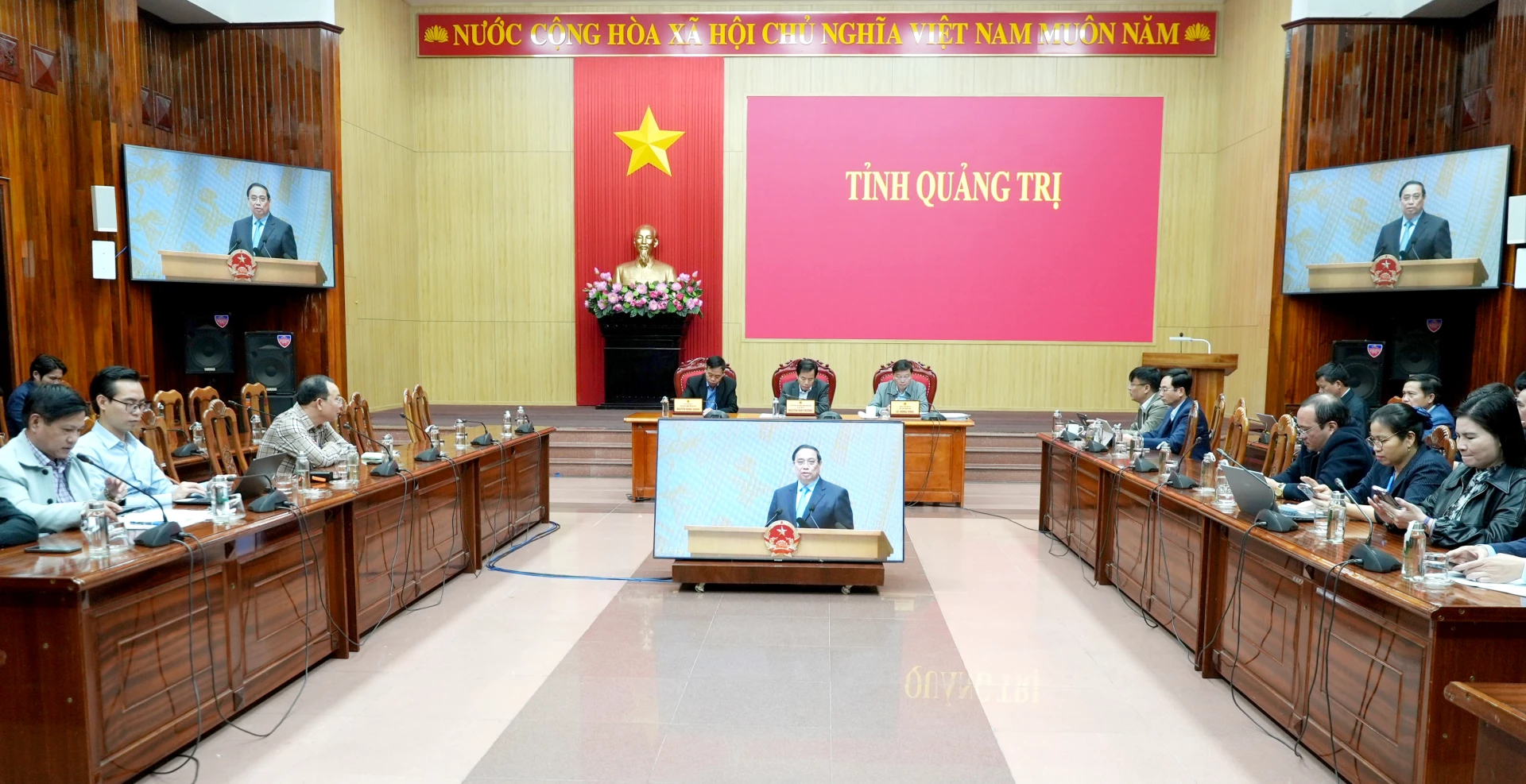 Quang cảnh lễ phát động tại điểm cầu Quảng Trị - Ảnh: T.Đ