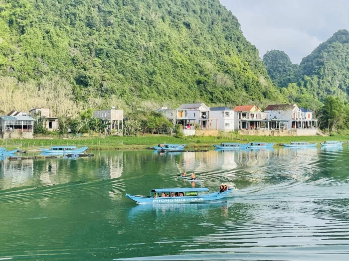 Hơn 24.000 lượt khách tham quan Vườn Quốc gia Phong Nha-Kẻ Bàng trong dịp Tết