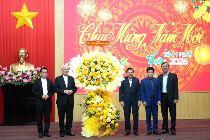 Tòa Tổng Giám mục Huế thăm, chúc Tết lãnh đạo tỉnh Quảng Trị