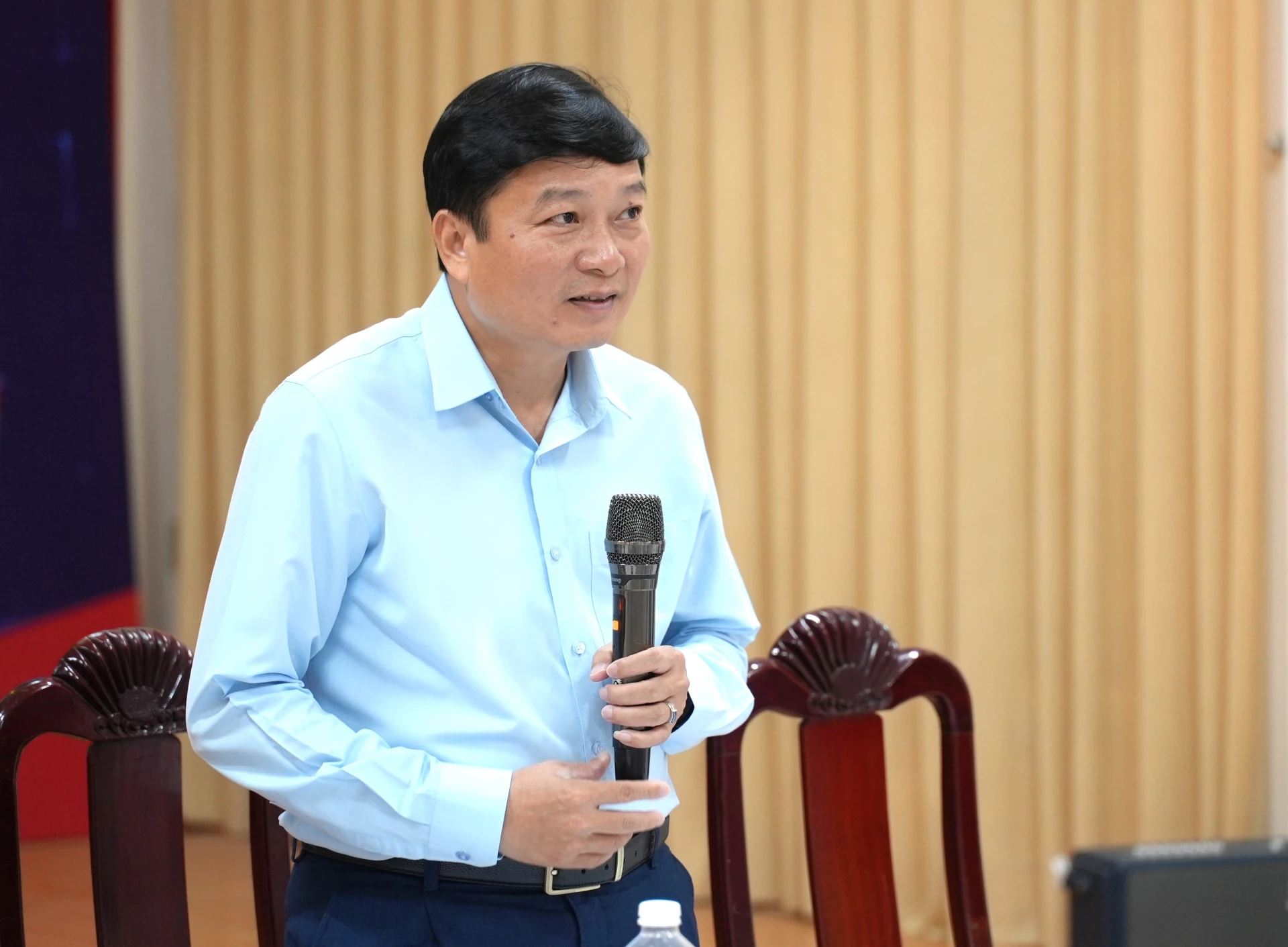 Đồng chí Lê Hồng Vinh, Chủ tịch UBND tỉnh đánh giá cao tinh thần ra quân làm việc của các doanh nghiệp trong những ngày đầu năm mới - Ảnh: T.Đ