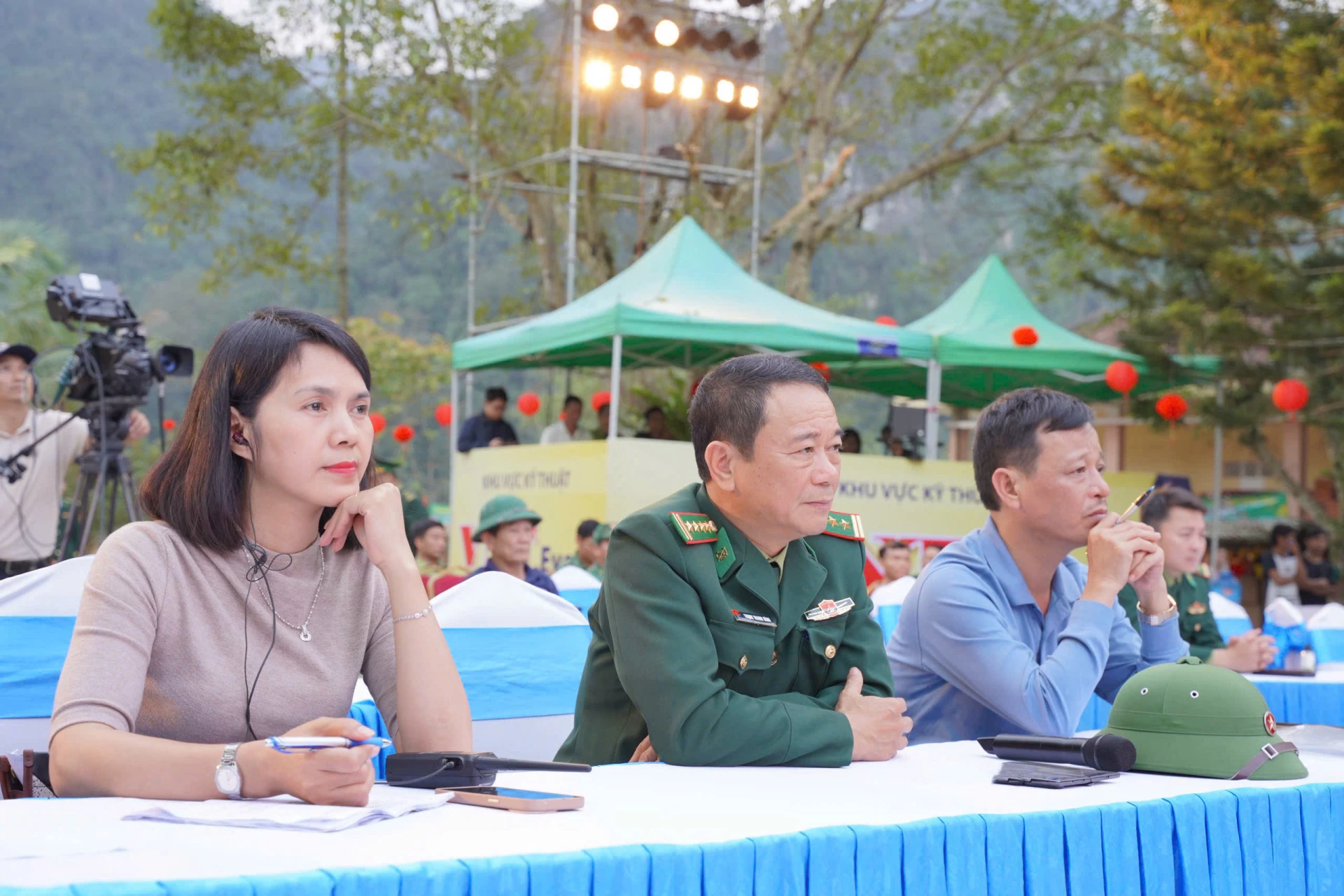 Các đại biểu tham dự buổi tổng duyệt. Ảnh: Nguyễn Lợi.