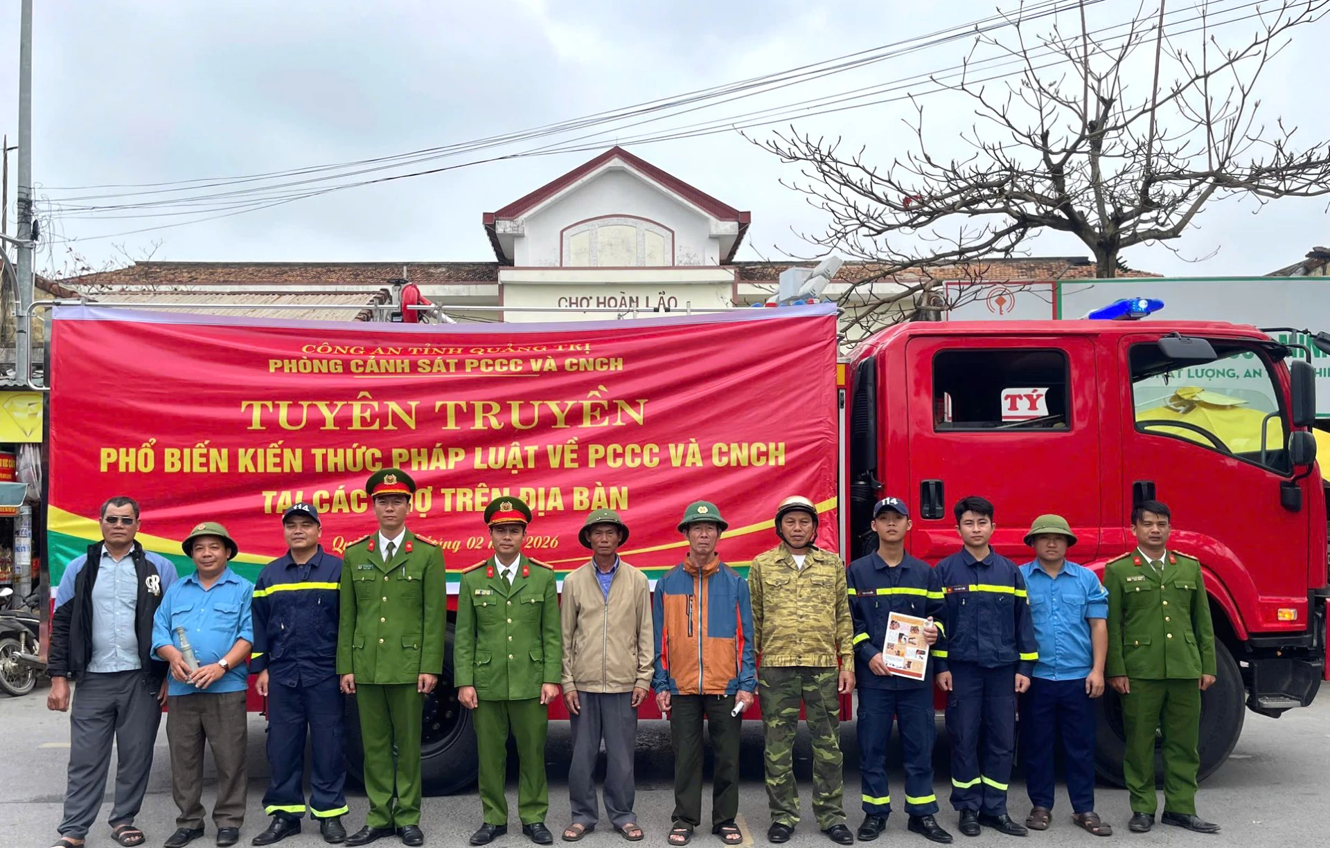 Sử dụng xe lưu động để tuyên truyền PCCC và CNCH trên các địa bàn - Ảnh: CTV.