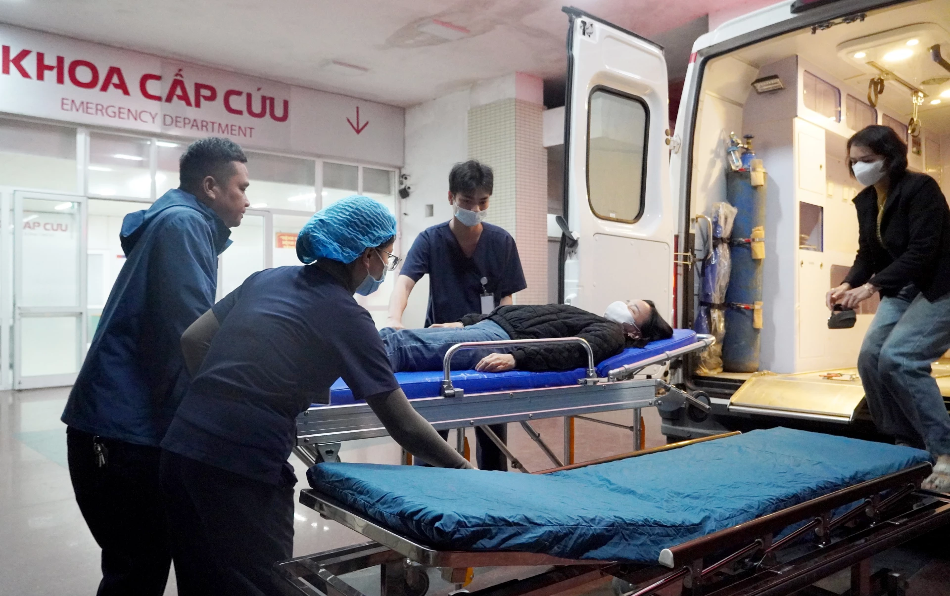 Khoa Cấp cứu, nơi ngày Tết không bao giờ là ngày nghỉ-Ảnh: H.L