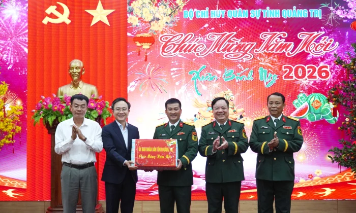 Đồng chí Phó Chủ tịch UBND tỉnh Hoàng Xuân Tân thăm, chúc Tết các đơn vị 