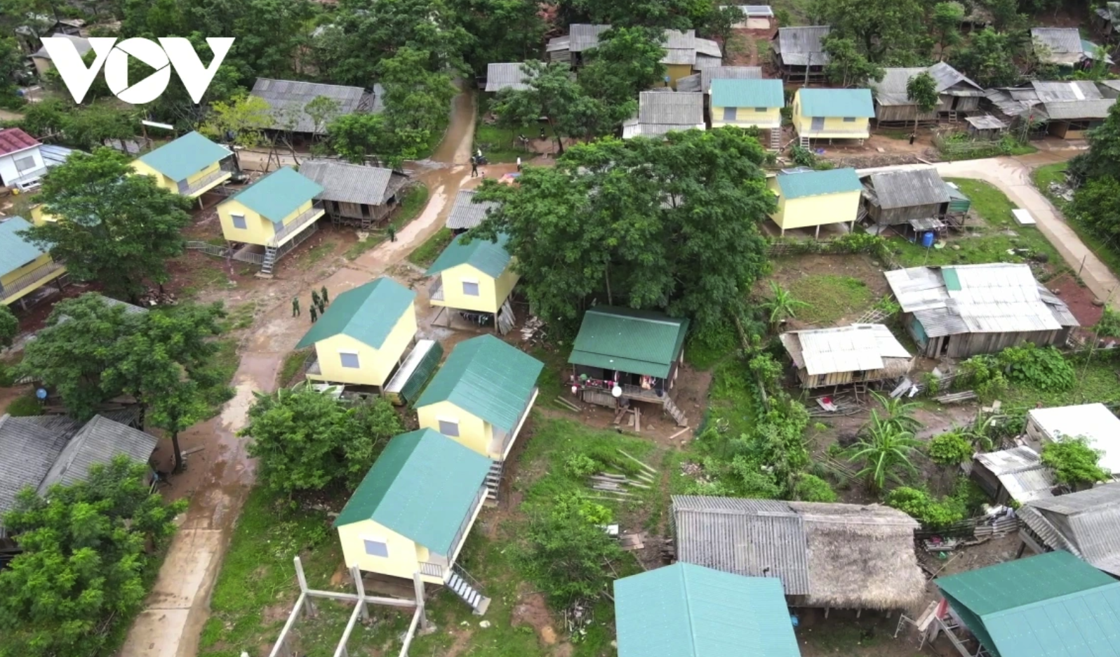 Những ngôi nhà mới vững chãi giúp người dân nghèo ổn định cuộc sống