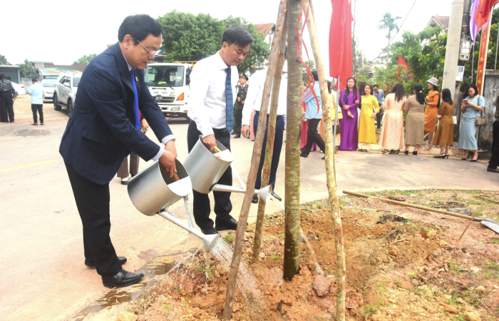 Phường Nam Đông Hà phát động 'Tết trồng cây đời đời nhớ ơn Bác Hồ'
