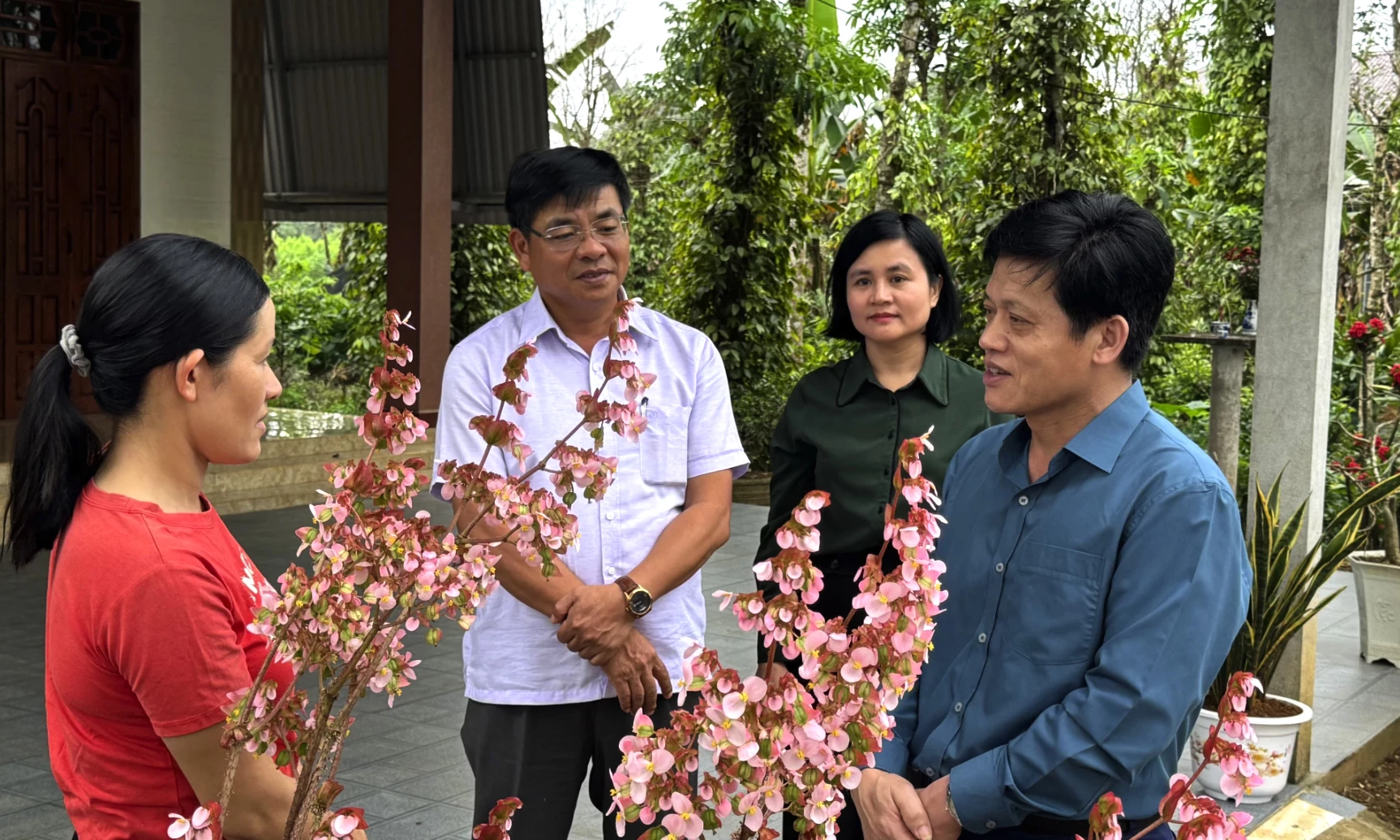 Đồng chí Phó Chủ tịch UBND tỉnh thăm, kiểm tra hoạt động sản xuất, kinh doanh đầu năm