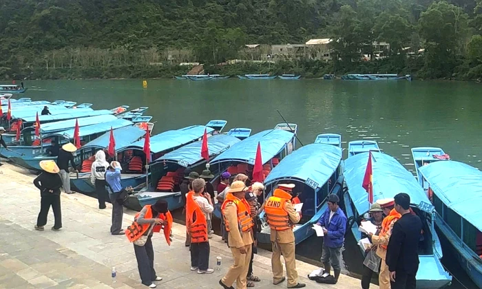 Quảng Trị tổng kiểm soát phương tiện giao thông đường thủy nội địa