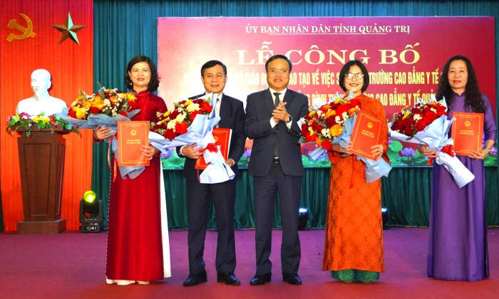 Công bố quyết định sáp nhập Trường cao đẳng Y tế Quảng Trị