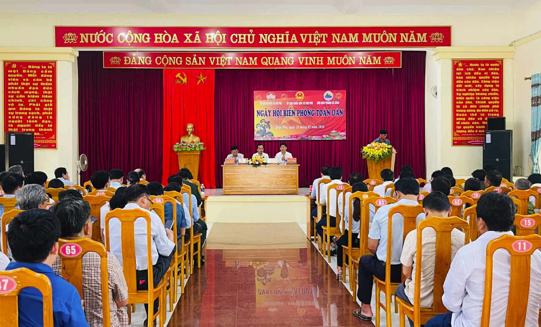 Quang cảnh ngày hội - Ảnh: T.L