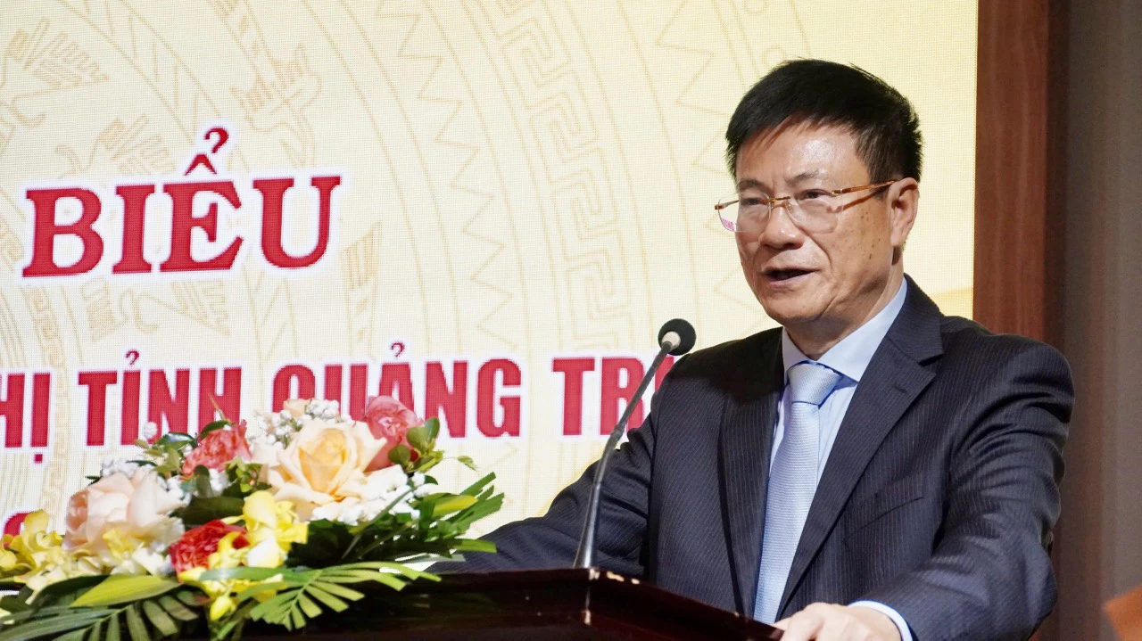 Phó Giáo sư, Tiến sĩ (PGS.TS) Lương Ngọc Bính, nguyên Ủy viên Trung ương Đảng, nguyên Bí thư Tỉnh ủy, Chủ tịch HĐND tỉnh Quảng Bình (cũ)