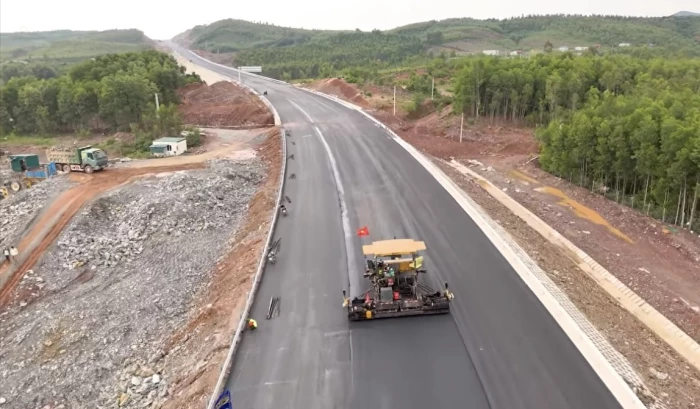 Chú trọng phát triển doanh nghiệp và các thành phần kinh tế