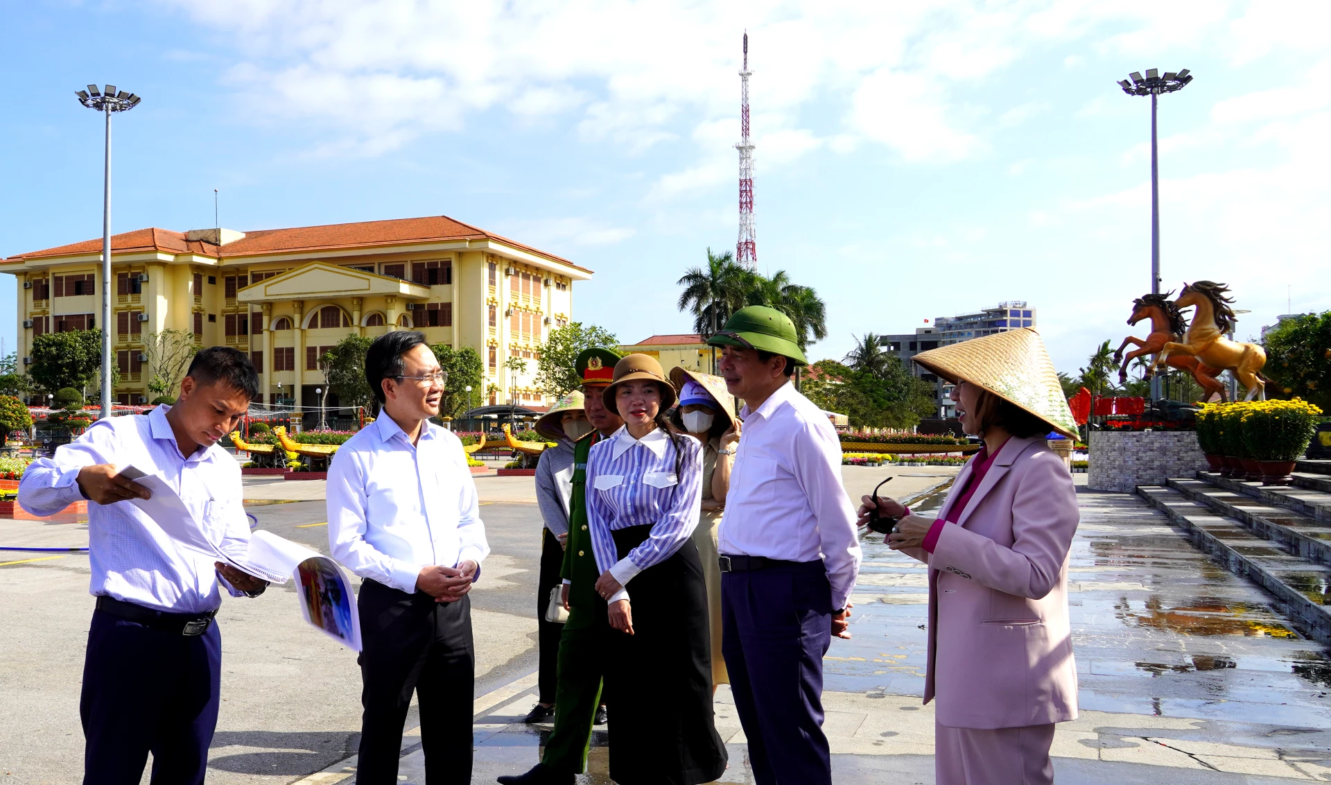 Phường Đồng Hới bảo đảm mỹ quan, tạo không khí vui tươi, sôi nổi trong dịp đón Tết cổ truyền