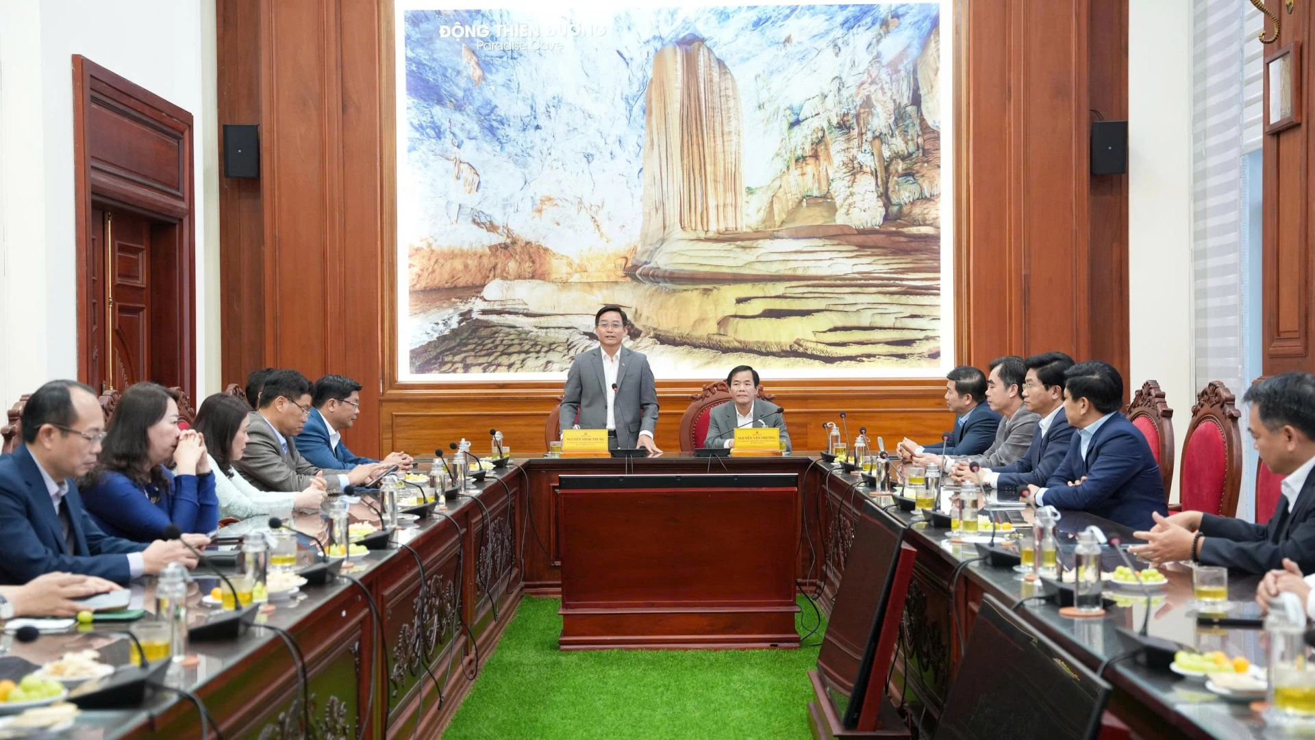 Đồng chí Nguyễn Đình Trung, Bí thư Thành ủy Huế - Ảnh: QV