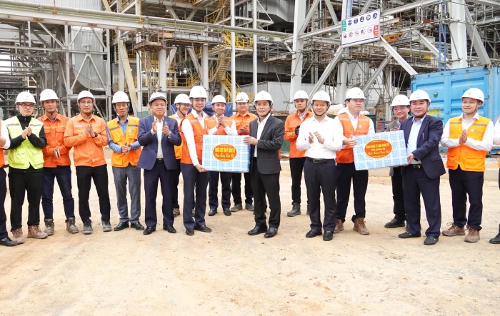 Đồng chí Bí thư Tỉnh ủy thăm, kiểm tra tình hình triển khai dự án Nhà máy Nhiệt điện Quảng Trạch I