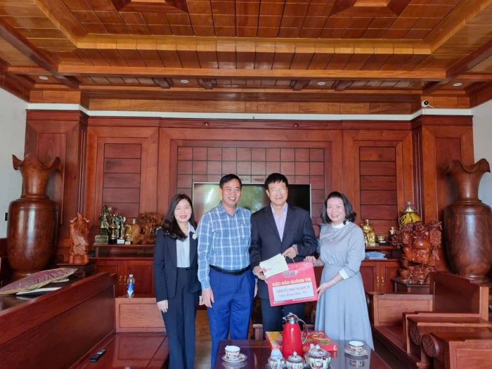 Đồng chí Nguyễn Đăng Quang thăm, chúc Tết gia đình các đồng chí nguyên lãnh đạo tỉnh