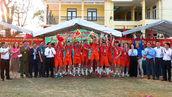 Phường Bắc Gianh bế mạc Giải bóng đá nam 'Mừng Đảng-Mừng Xuân Bính Ngọ 2026'