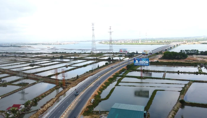 Cầu Gianh những ngày cận Tết: Xóa bỏ nỗi lo 'điểm nghẽn' trên Quốc lộ 1