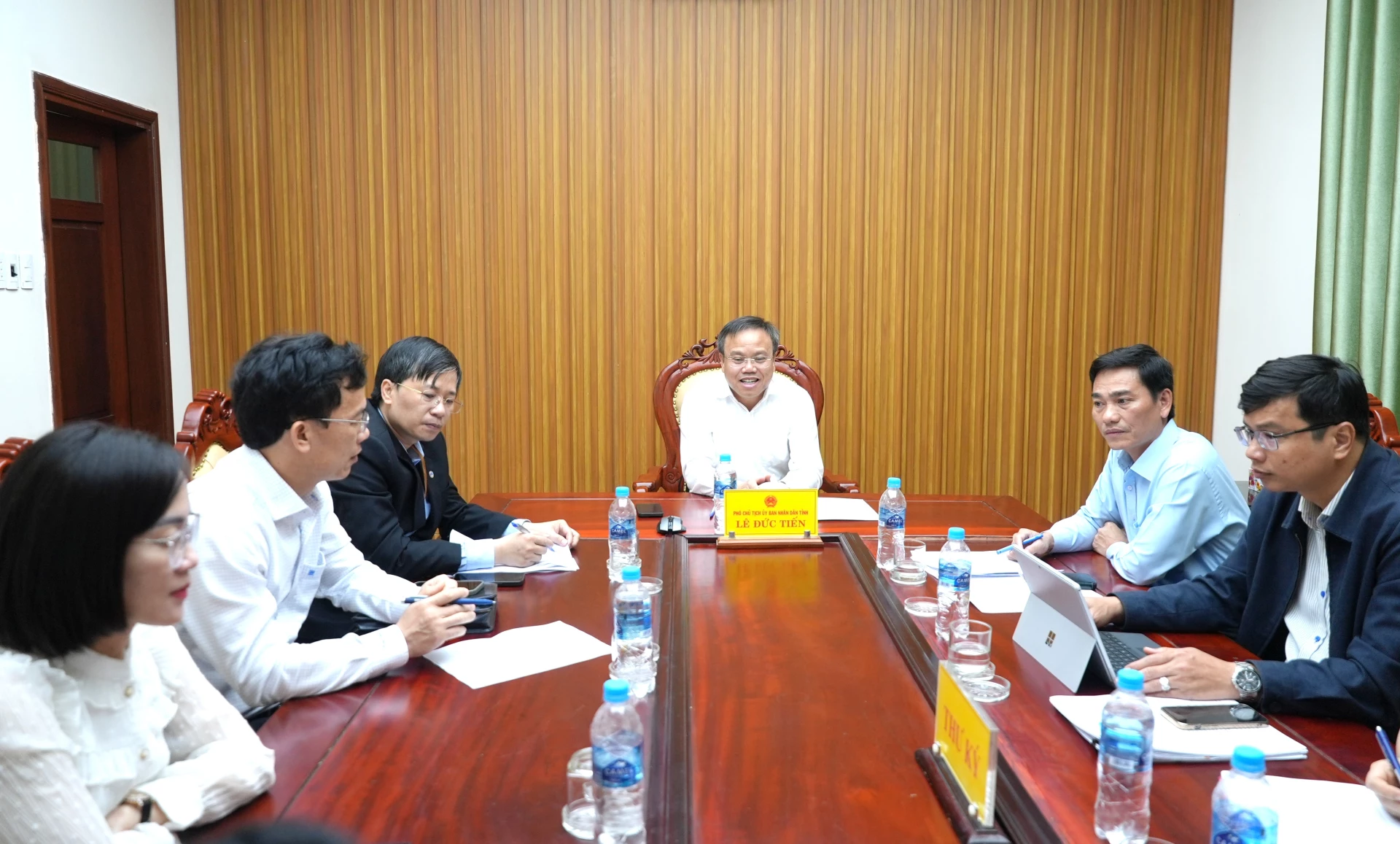 Đồng chí Lê Đức Tiến, Phó Chủ tịch UBND tỉnh cùng chủ trì phiên tiếp công dân của đồng chí Chủ tịch UBND tỉnh - Ảnh: Trung Đức