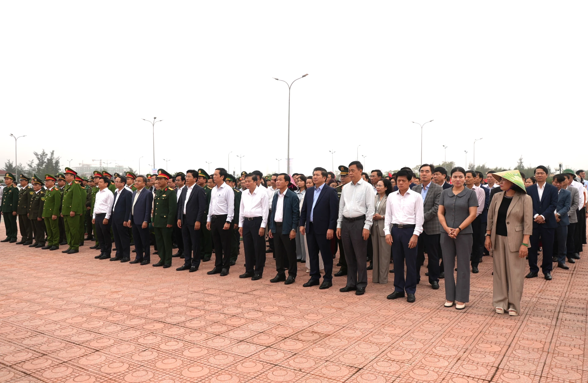 Quang cảnh Lễ phát động “Tết trồng cây đời đời nhớ ơn Bác Hồ” tại phường Đồng Hới - Ảnh: T.Đ