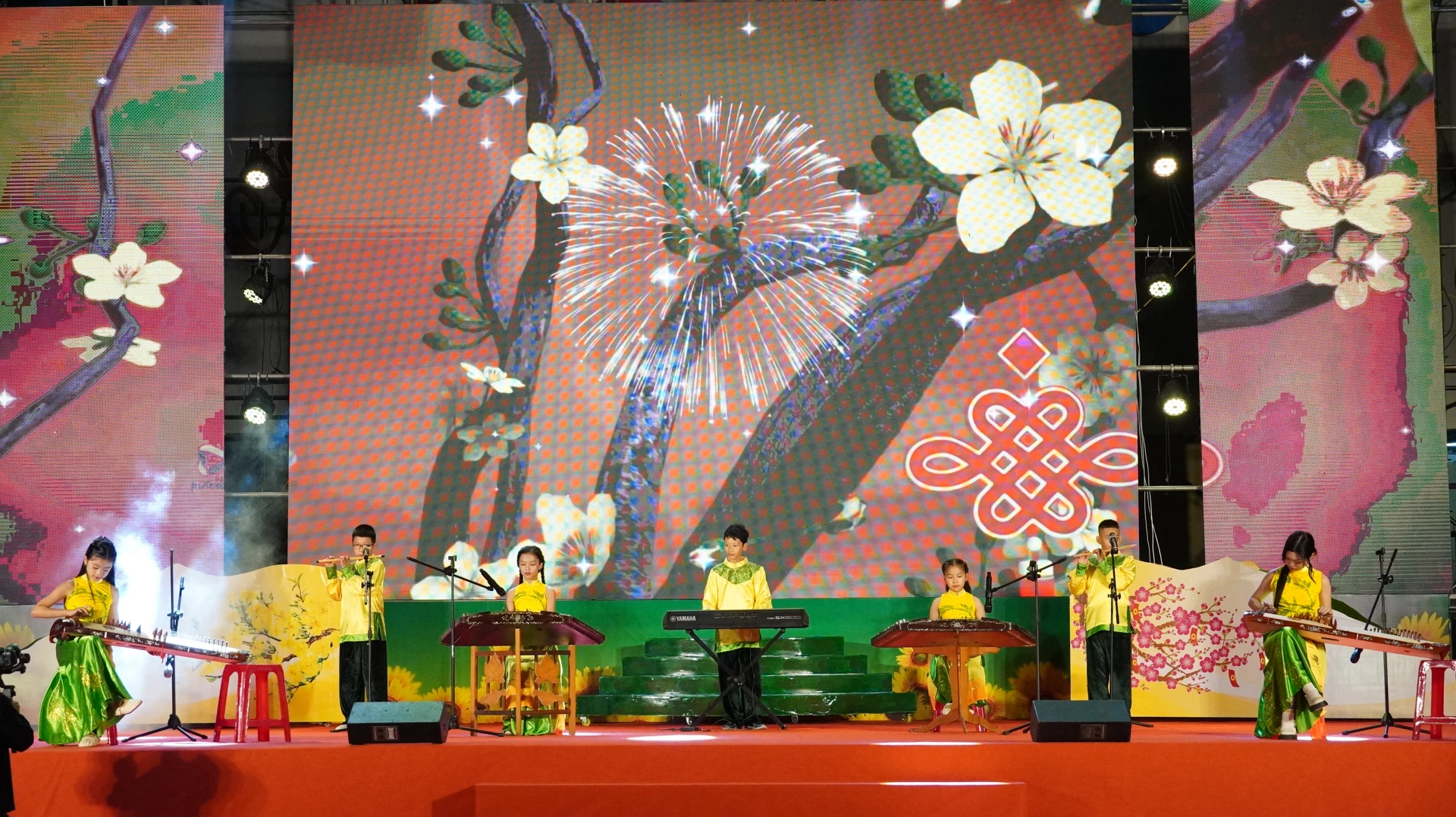 Tiết mục hòa tấu nhạc cụ dân tộc “Đoản Xuân Ca” - Ảnh: B.N