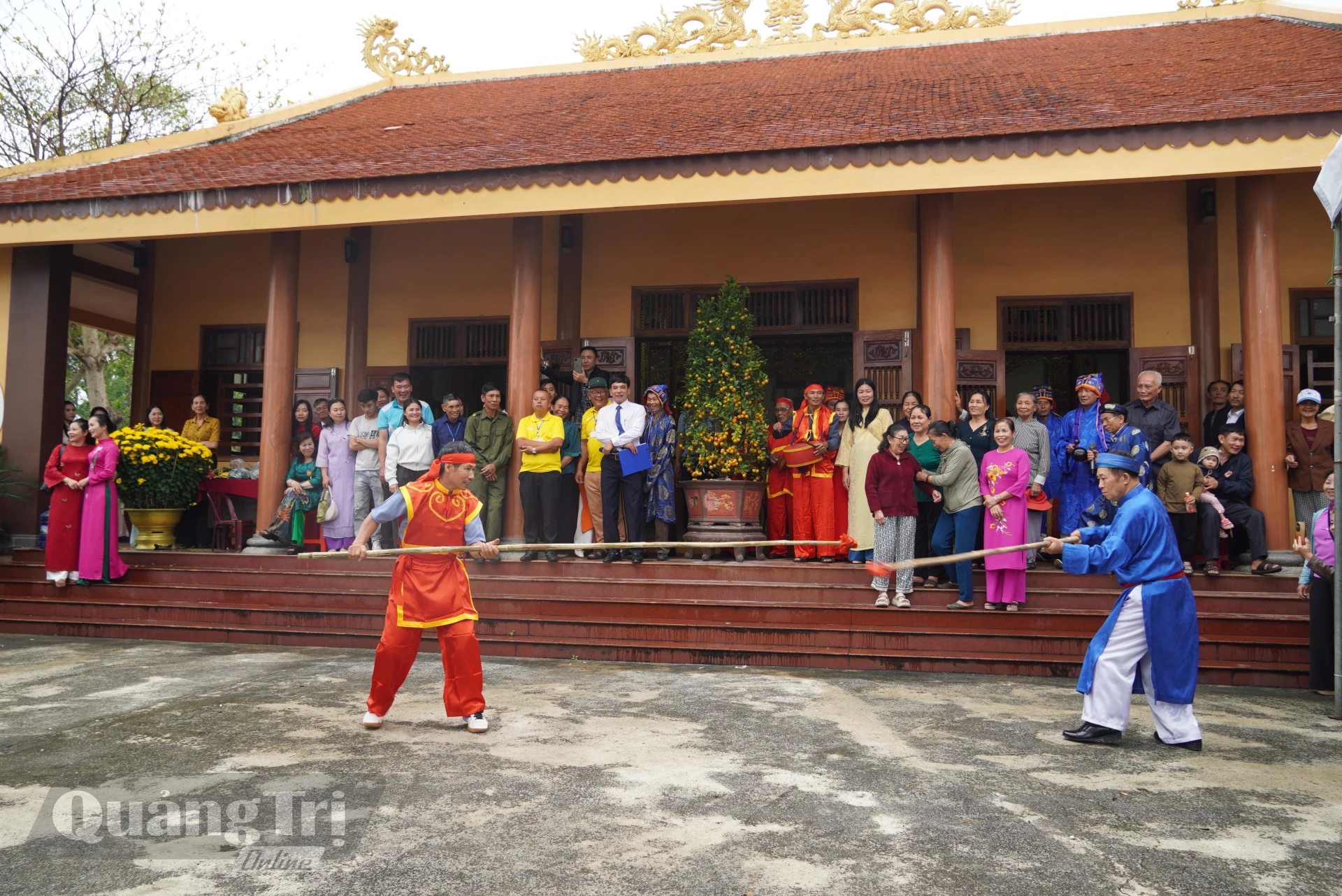 Nghi thức khai roi - một phần quan trọng trong lễ hội Khai hạ làng Tượng Sơn - Ảnh: HL