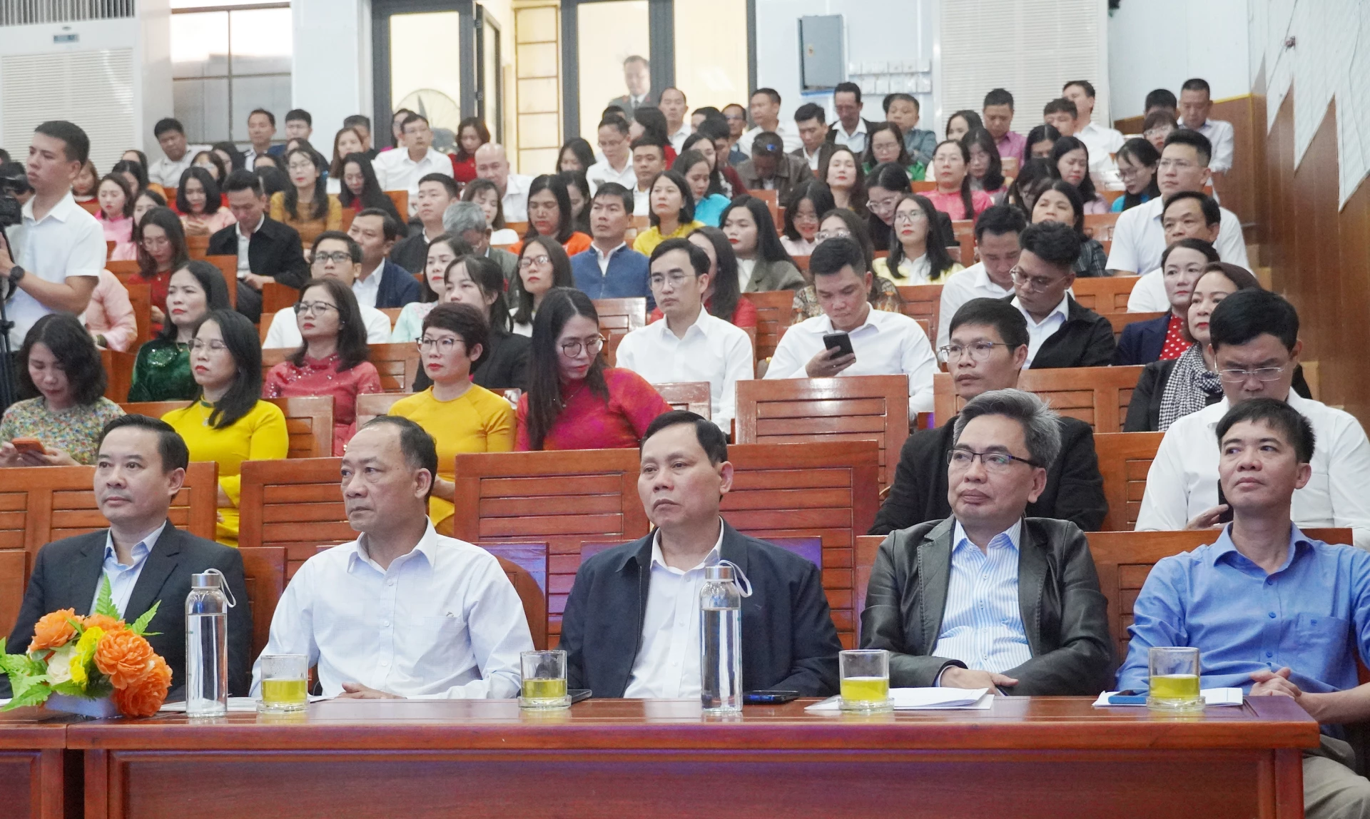 Các đại biểu tham dự hội nghị - Ảnh: X.P

