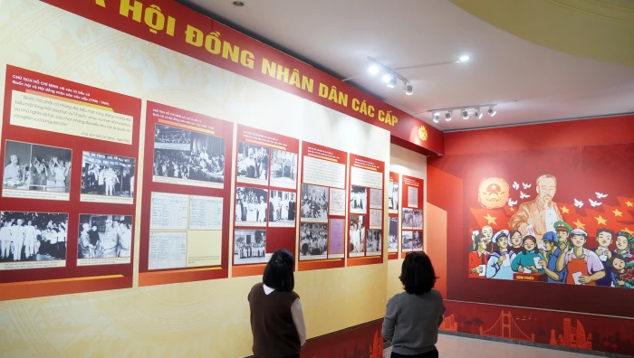 Triển lãm 'Chủ tịch Hồ Chí Minh với các kỳ bầu cử Quốc hội và HĐND các cấp'