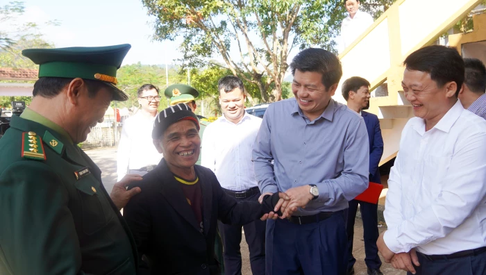 Đồng chí Phó Bí thư Thường trực Tỉnh ủy thăm, chúc Tết Đảng bộ, chính quyền và Nhân dân xã Thượng Trạch