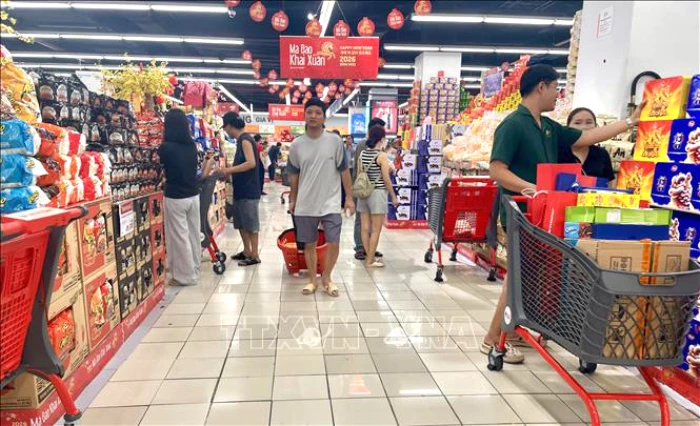 Thị trường ngày mùng 2 Tết: Hàng hóa dần sôi động, giá cả ổn định