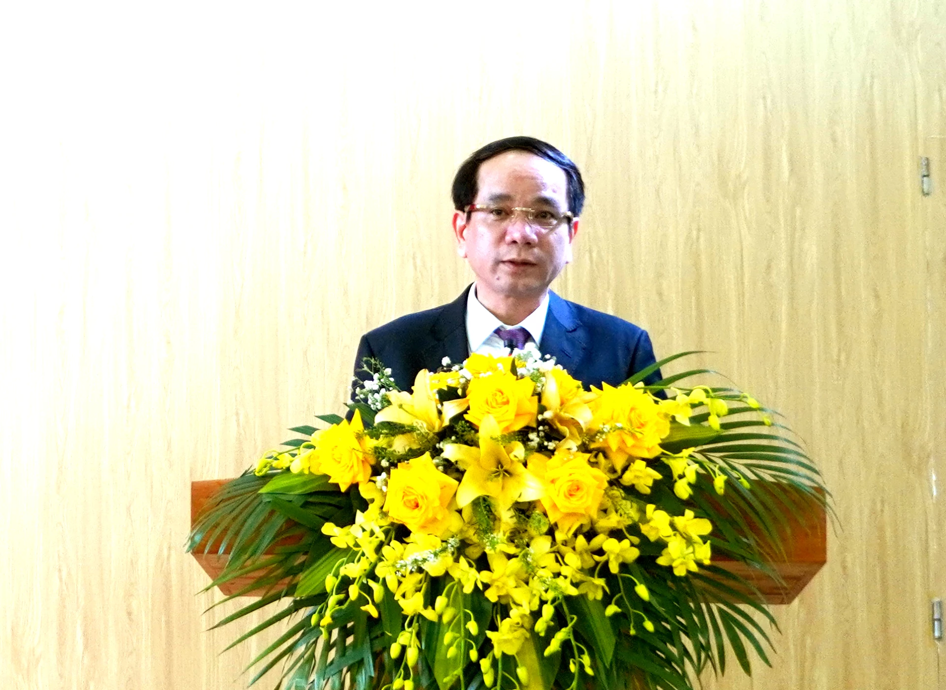 Đồng chí Bí thư Đảng ủy phường Đồng Hới Phan Mạnh Hùng phát biểu kết luận tại hội nghị - Ảnh: H.Tr