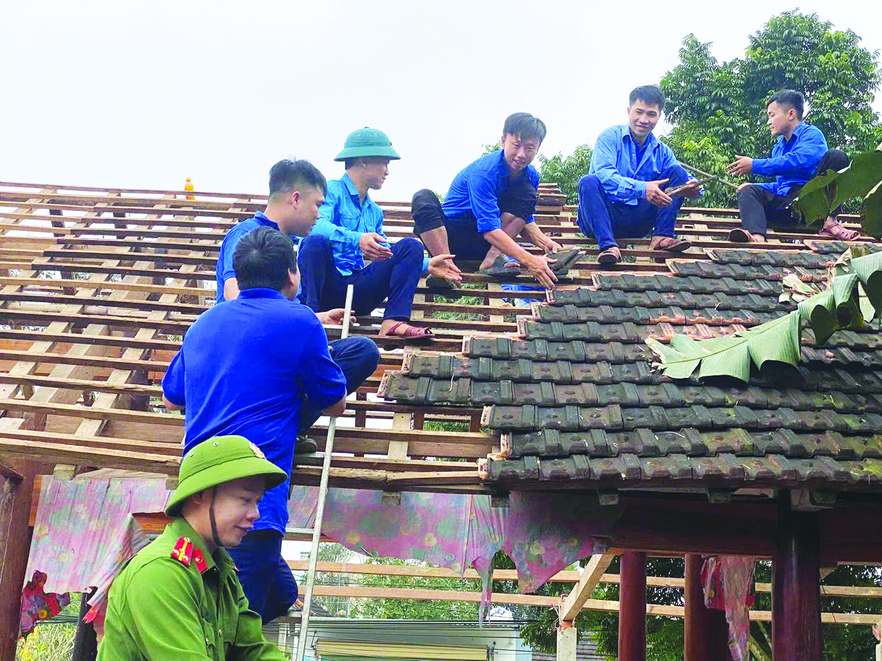 Xóa nhà tạm, nhà dột nát đã trở thành phong trào thi đua rộng lớn, thu hút các cấp ngành, tổ chức, đoàn thể và đông đảo các tầng lớp nhân dân tham gia hưởng ứng - Ảnh: T.A