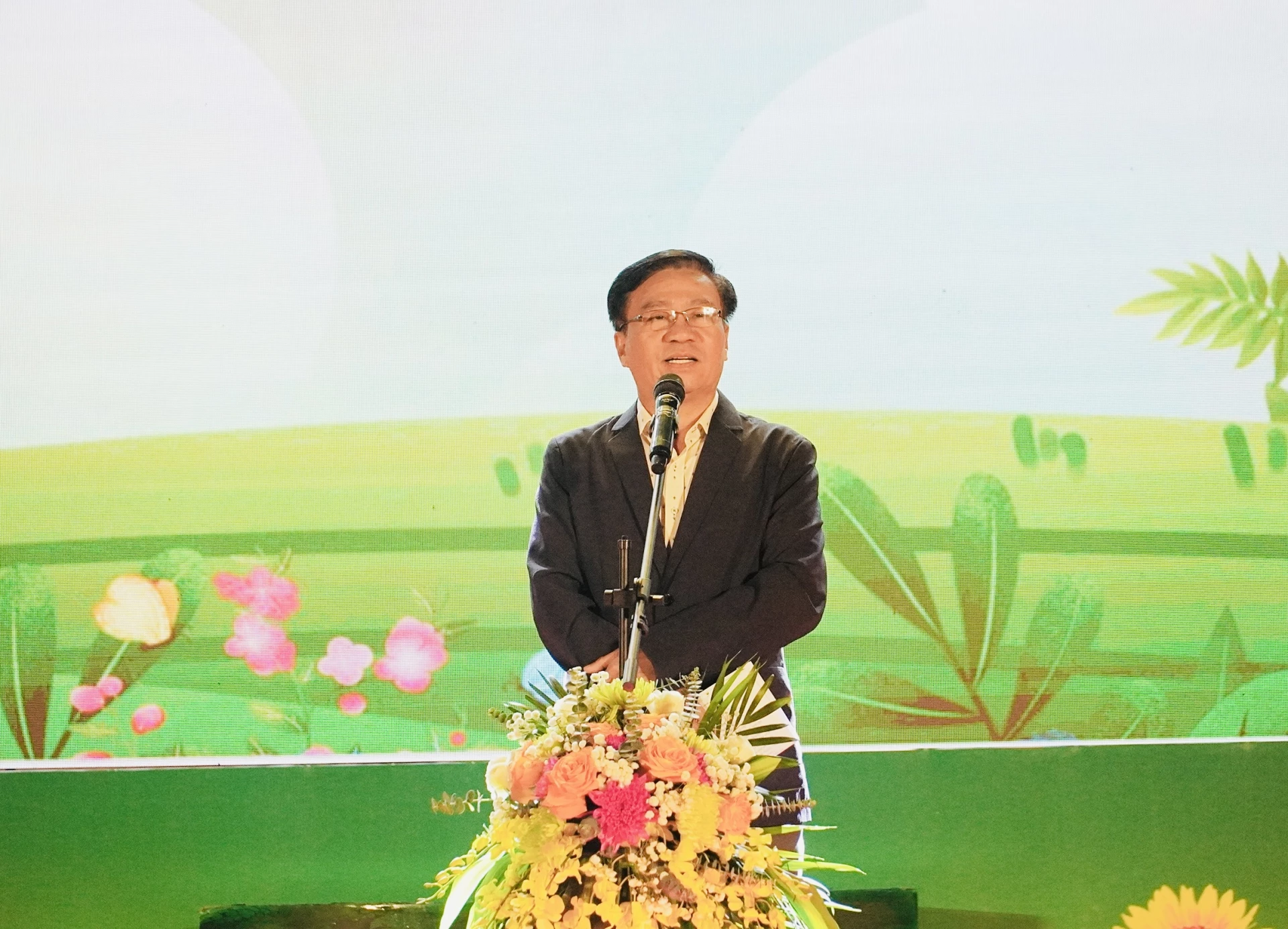 Đồng chí Đào Mạnh Hùng, Phó Chủ tịch Thường trực Ủy ban MTTQ Việt Nam tỉnh phát biểu tại chương trình - Ảnh: B.N