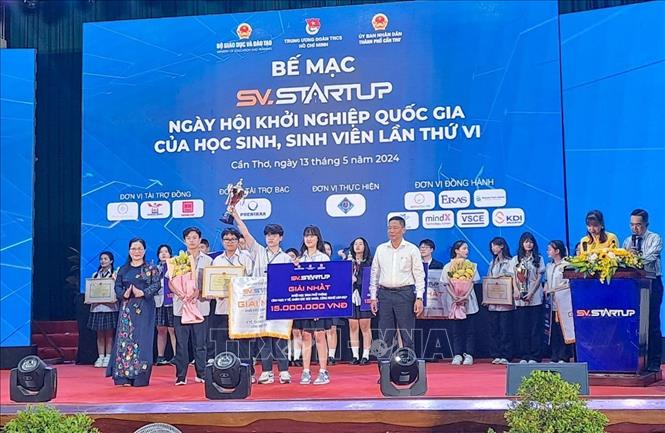 Dự án Thiết bị tập phục hồi chức năng cho người hạn chế vận động và sau tai biến của nhóm học sinh đến từ Trường THPT chuyên Hà Nội-Amsterdam đạt giải Nhất cuộc thi Học sinh, sinh viên với ý tưởng khởi nghiệp lần thứ VI năm 2024. Ảnh tư liệu, minh họa: TTXVN phát