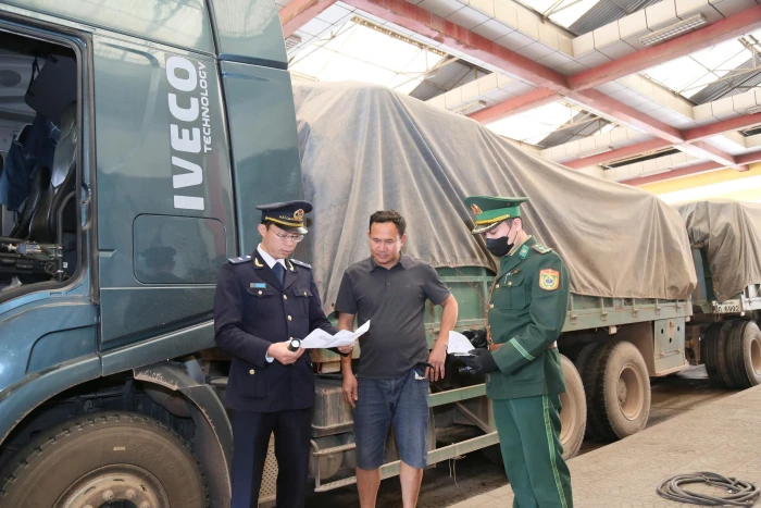 Ngăn chặn hàng lậu qua biên giới dịp giáp Tết